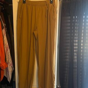 Old Navy Women’s linen pants.  Size small